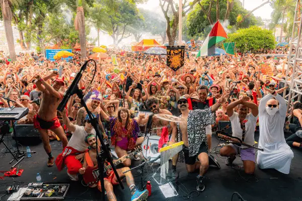 Bloco Charrete celebra a cultura popular na Vila Planalto