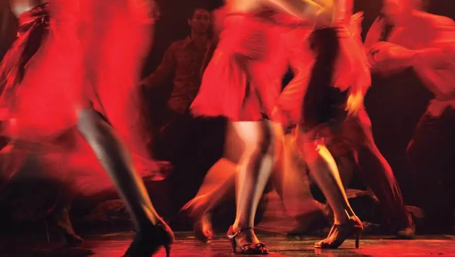 Quando o samba vira método de cena: livro investiga como o samba de gafieira
