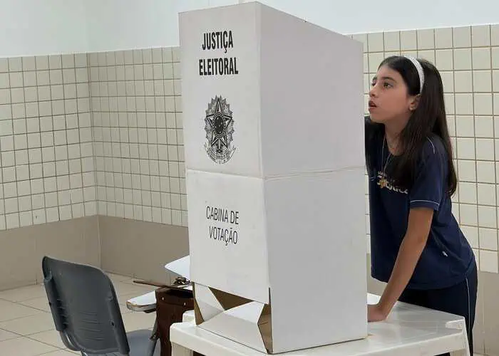 Projeto incentiva vivência democrática no Colégio Católica Brasília
