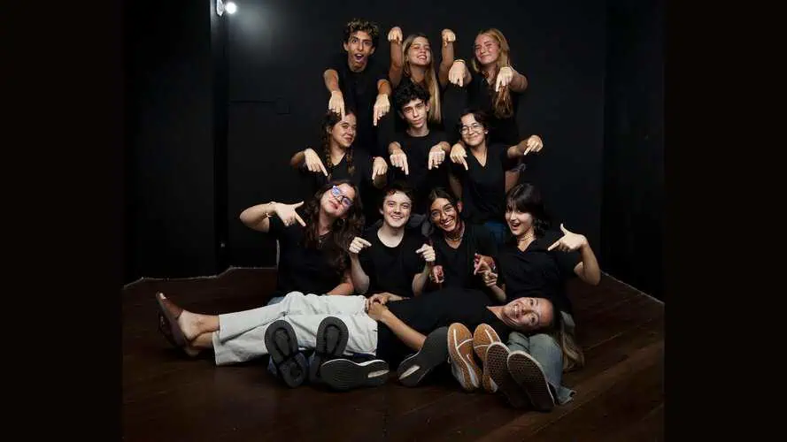 Estudantes do Colégio Pedro II fazem sucesso com grupo de teatro