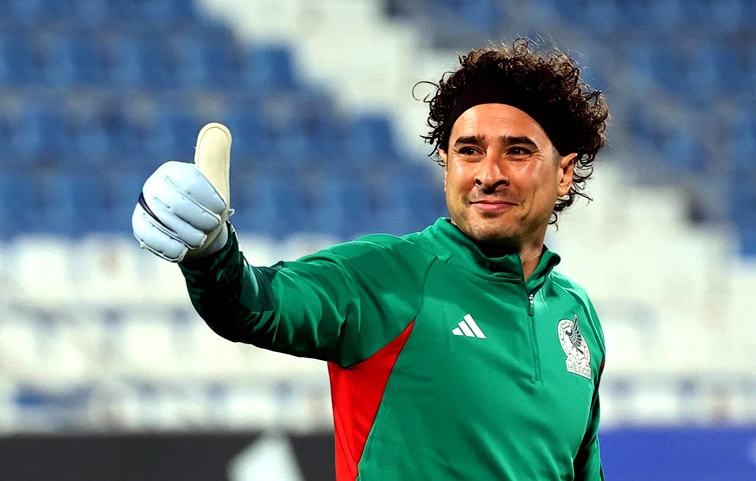 Guillermo Ochoa anuncia data para pendurar as luvas e se despedir do futebol