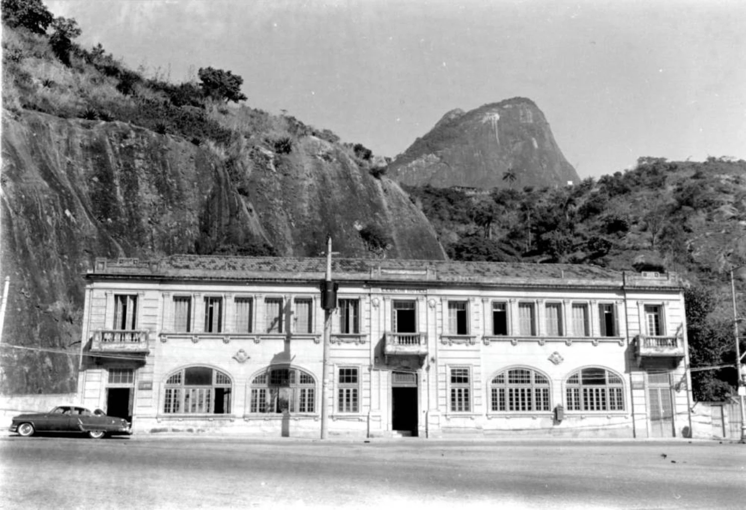 Hotel Leblon: A História do Cassino de Luxo que Marcou a Avenida Niemeyer no Rio de Janeiro - RJ