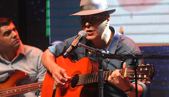 Sérgio Lopes celebra carreira no Teatro Nova Iguaçu Petrobras
