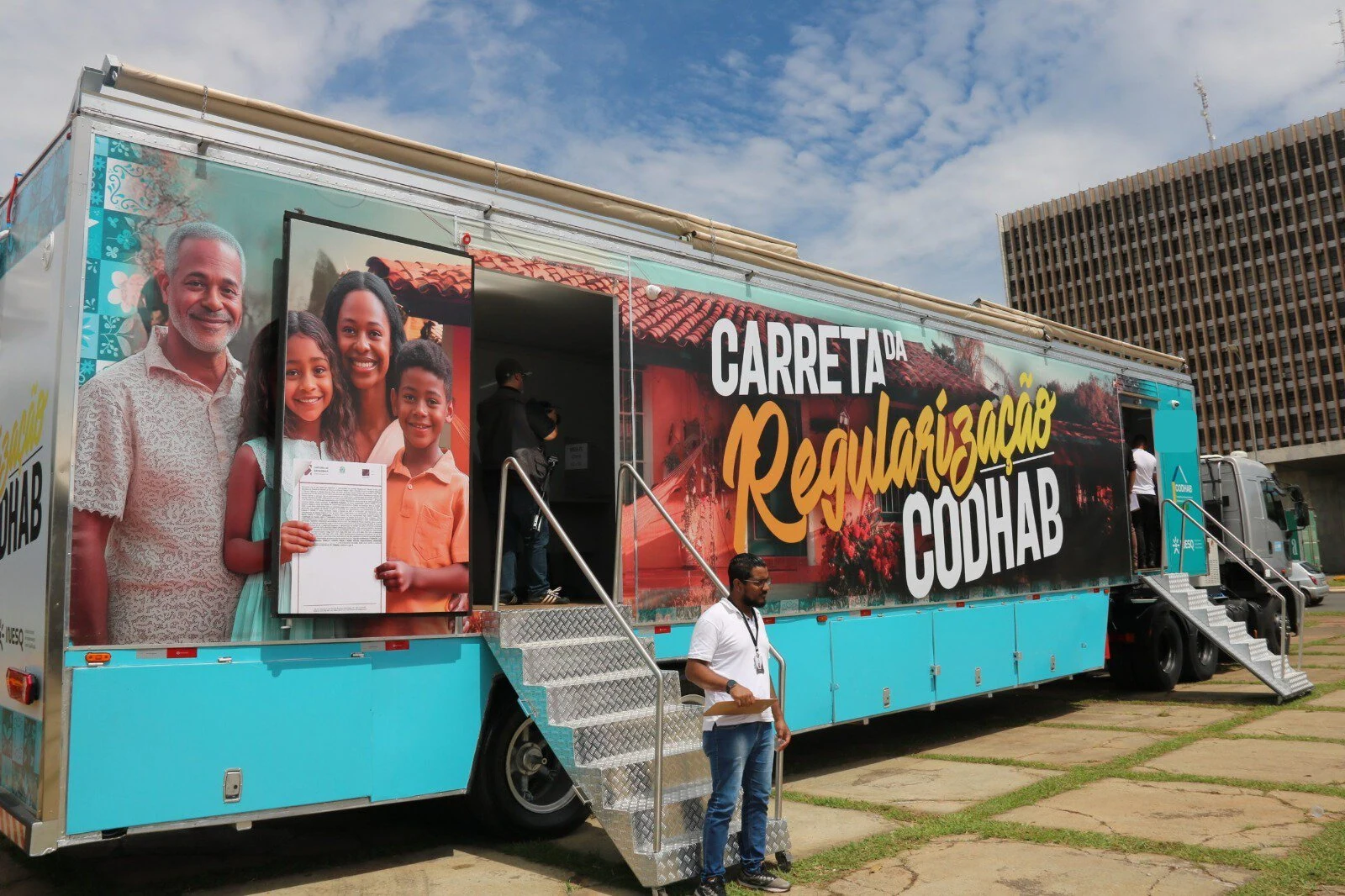 Carreta da Regularização registra mais de 32 mil atendimentos no Distrito Federal