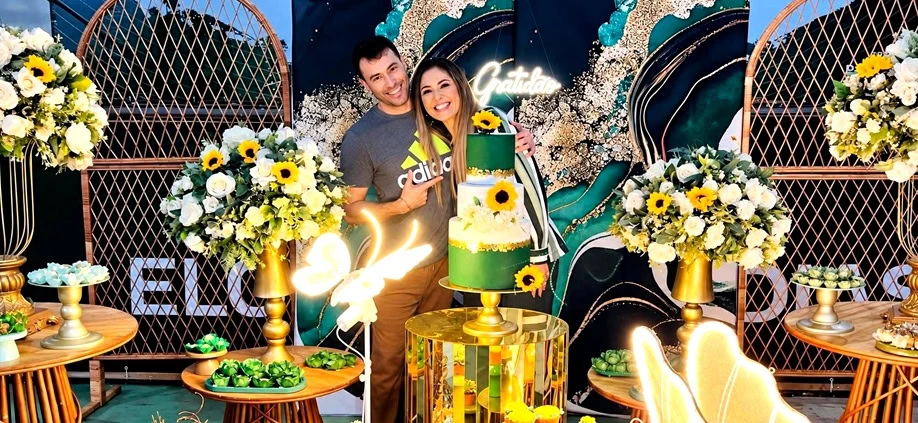 Com Arlindinho e Quitéria Chagas, Anderson Lopes celebra aniversário da presidente Paula Maria e decreta: “O Império Serrano vai dar a volta por cima”