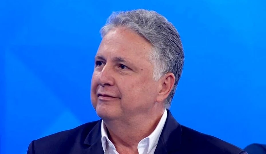 Douglas Ruas deve vencer em 1º turno após recuo de Garotinho