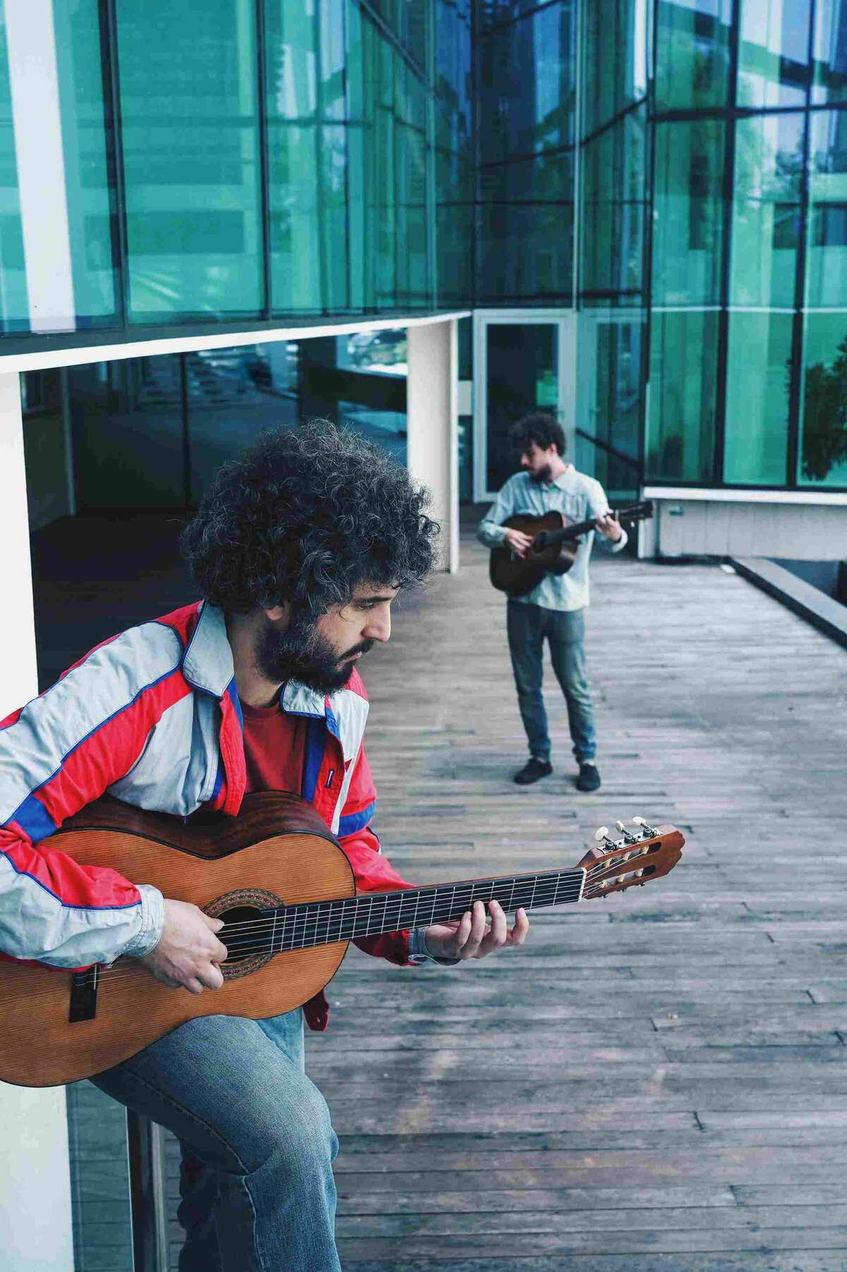 João Werneck e Victor Cumplido lançam álbum que une baião, blues, raga e folk em apresentação única na Acaso Cultural